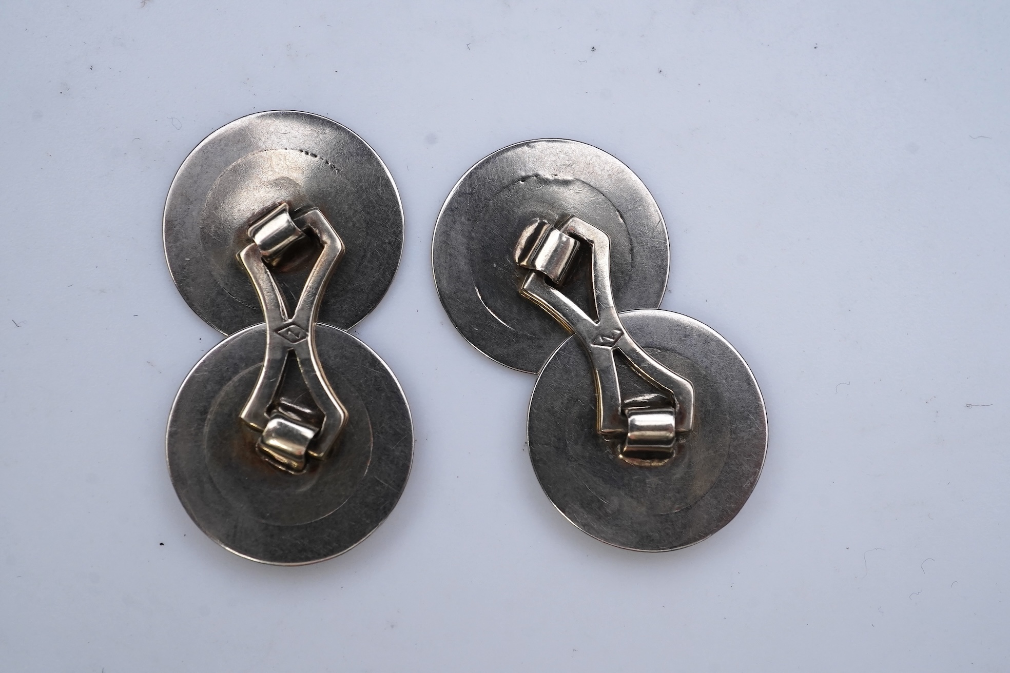 Zeithing, a pair of Art Deco gold and diamond cufflinks, Newark, New Jersey, 1920s